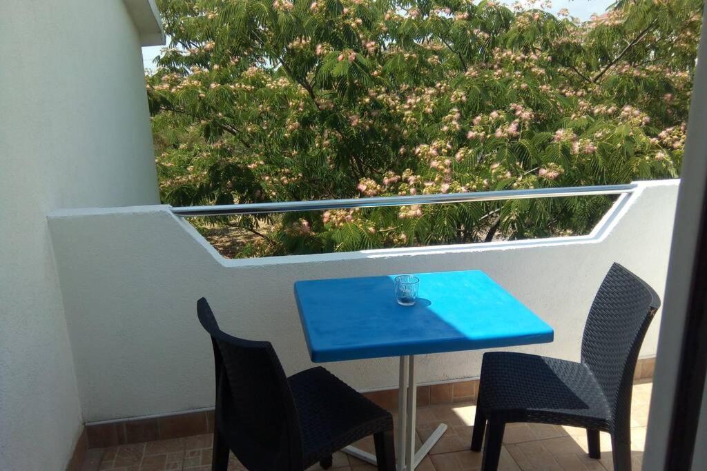 Apartman Lana Lozovac Bagian luar foto