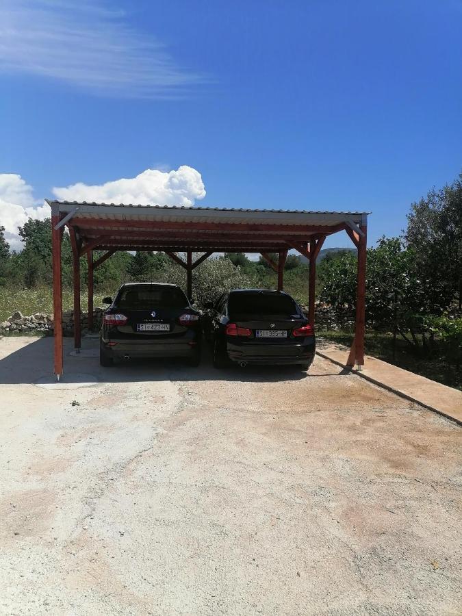 Apartman Lana Lozovac Bagian luar foto