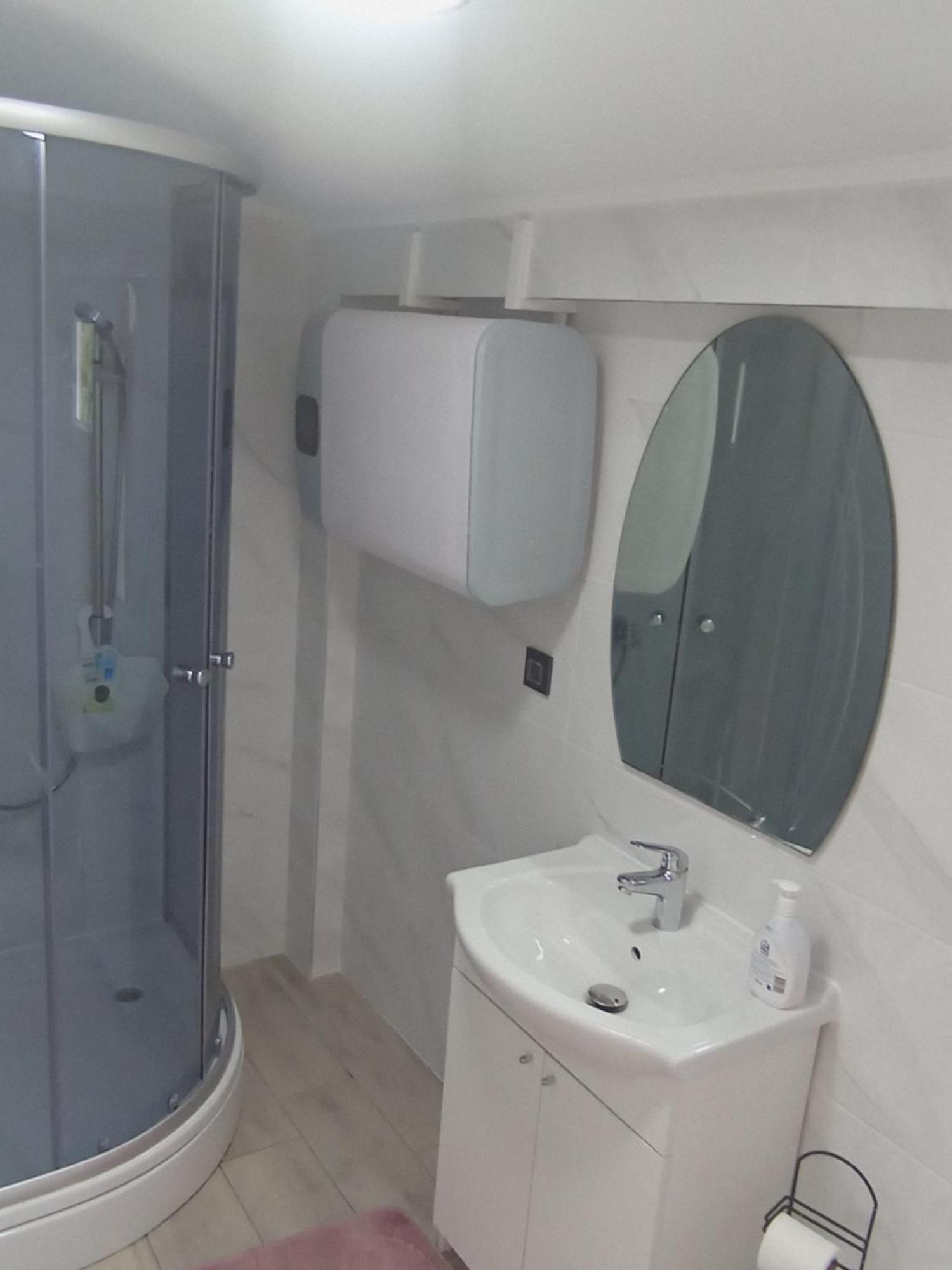Apartman Lana Lozovac Bagian luar foto